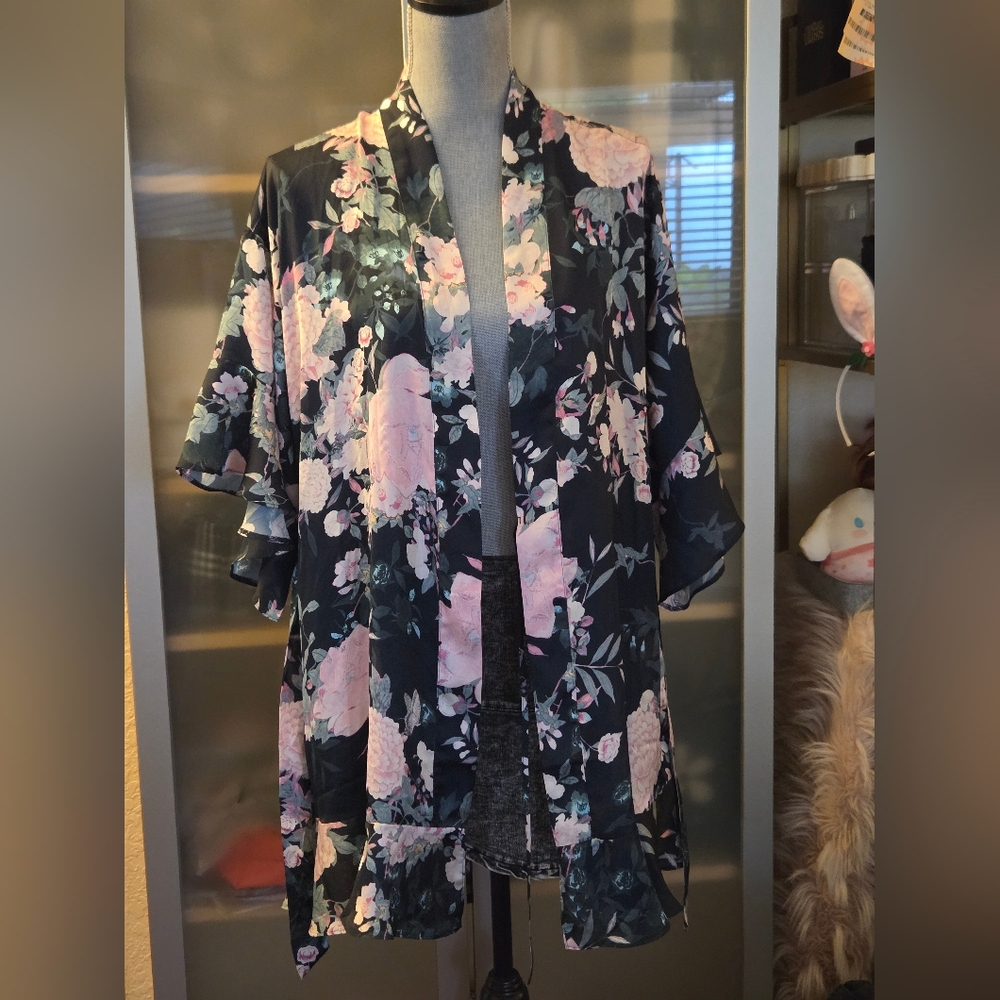 Victoria's Secret Silky Feel Floral Robe Vintage